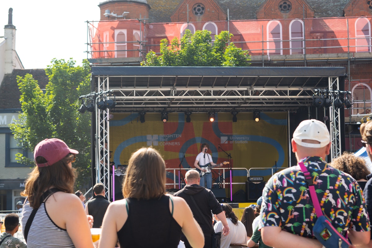 Brighten the corners 2025